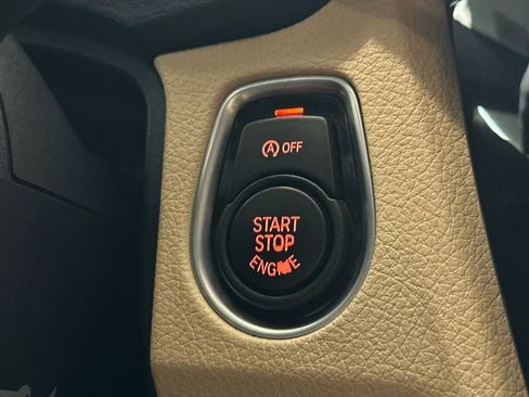 Used 2018 BMW 330i Sedan RWD image 32