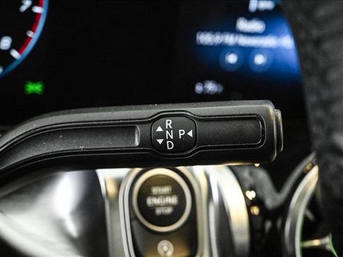 Used 2020 Mercedes-Benz GLB 250 4MATIC image 12