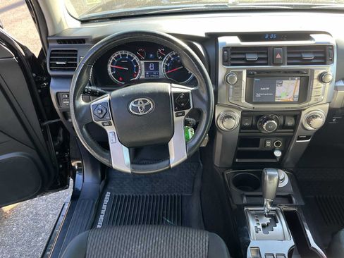 Certified 2019 Toyota 4Runner SR5 AWD/4WD image 16