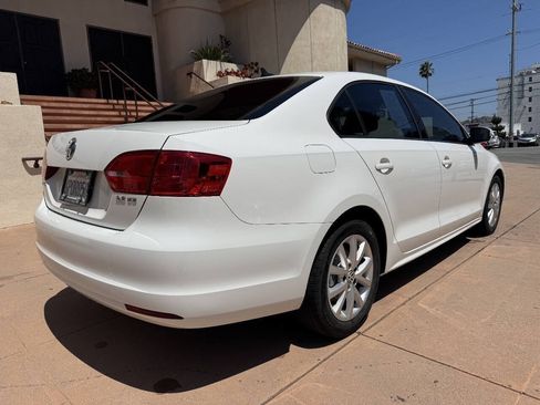 Used 2011 Volkswagen Jetta SE FWD image 7