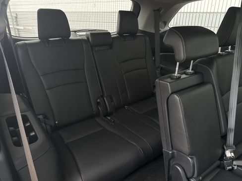 Used 2022 Honda Pilot Touring image 7