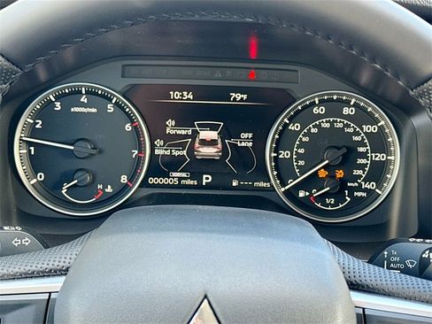 New 2025 Mitsubishi Outlander SE image 12