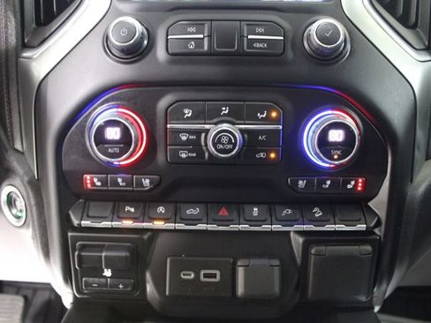 Used 2021 Chevrolet Silverado 1500 LTZ w/ Z71 Off-Road Package image 39