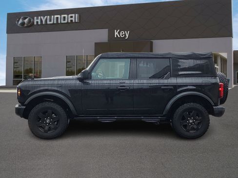 Used 2022 Ford Bronco Black Diamond image 6