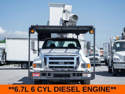 Used 2013 Ford F750 2WD Regular Cab Super Duty image 3