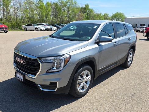 Certified 2024 GMC Terrain SLE AWD/4WD image 4