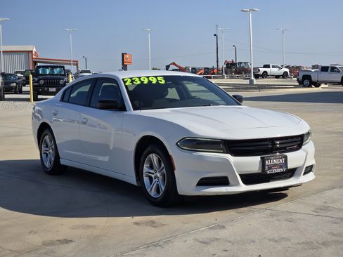 Used 2023 Dodge Charger SXT RWD image 4