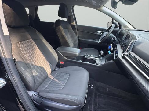 Used 2023 Kia Sportage LX FWD image 14
