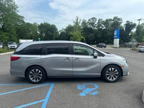 Certified 2023 Honda Odyssey EX-L image 9
