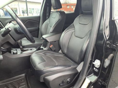 Used 2021 Jeep Cherokee Latitude Lux w/ Comfort/Convenience Group image 11