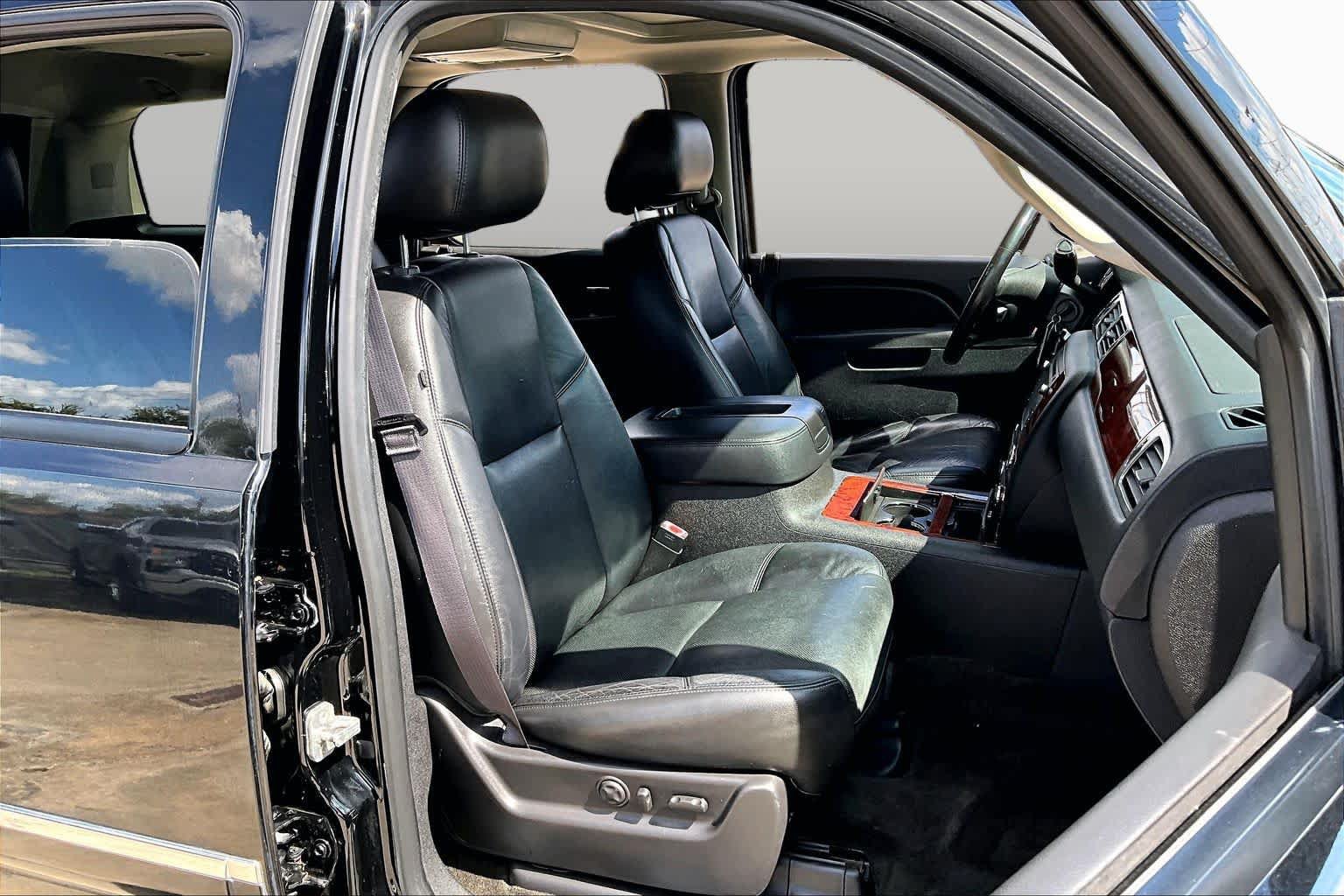 Used 2013 Chevrolet Tahoe LTZ RWD image 8