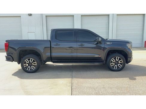 Used 2023 GMC Sierra 1500 AT4 w/ AT4 Premium Package image 9