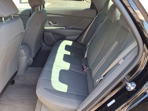Certified 2025 Hyundai Elantra Sport FWD image 14