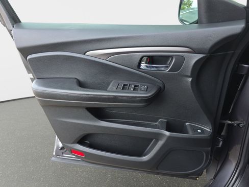 Certified 2019 Honda Ridgeline RTL-T image 27