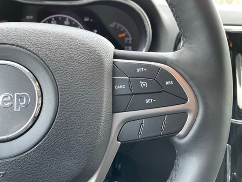 Used 2019 Jeep Grand Cherokee Limited AWD/4WD image 18