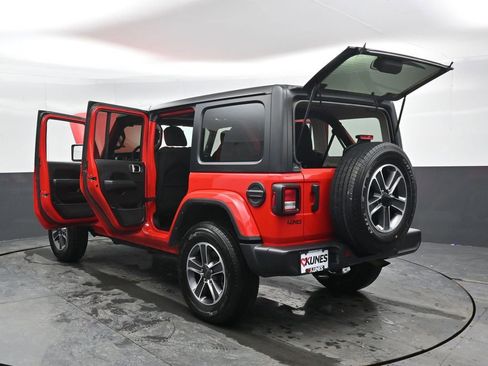 Used 2023 Jeep Wrangler Sahara image 55