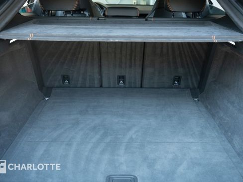 Used 2021 Lamborghini Urus image 39