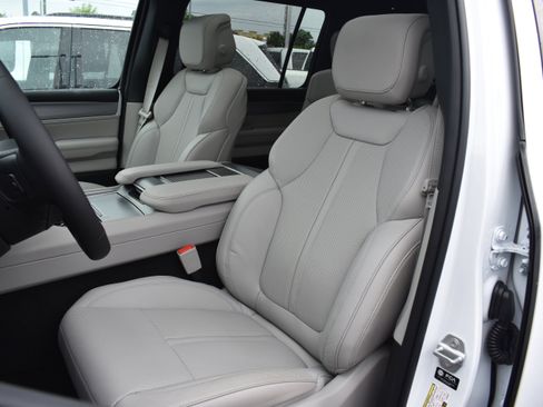 New 2026 Jeep Grand Wagoneer 2WD image 27