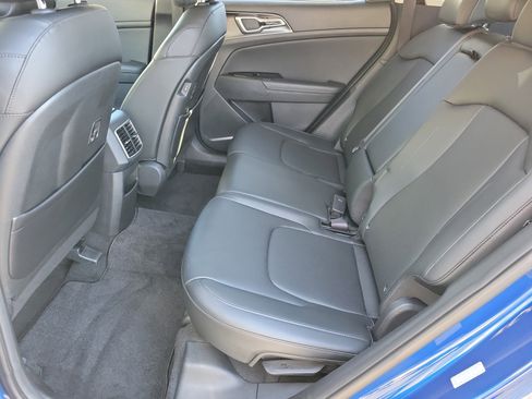 Used 2025 Kia Sportage EX image 8