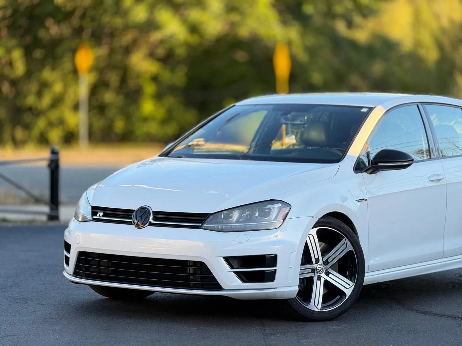 Used 2016 Volkswagen Golf R 4-Door AWD/4WD image 33