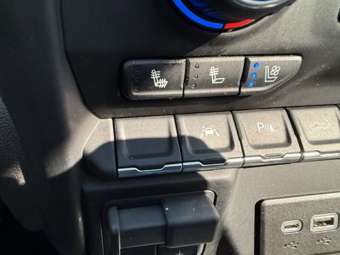 Used 2022 Chevrolet Silverado 1500 High Country image 31