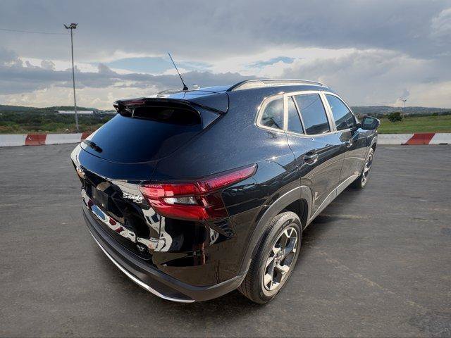 Used 2024 Chevrolet Trax LT FWD image 3