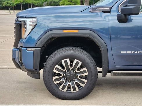 Used 2025 GMC Sierra 2500 Denali Ultimate AWD/4WD image 8
