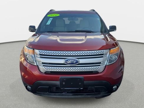 Used 2014 Ford Explorer XLT w/ Equipment Group 202A image 2