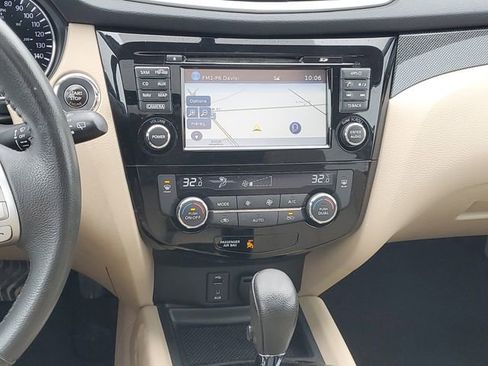 Used 2016 Nissan Rogue SL AWD/4WD image 14