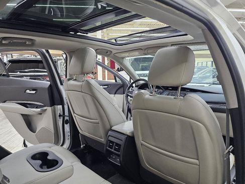 Used 2020 Cadillac XT4 Luxury w/ Cold Weather Package FWD image 23