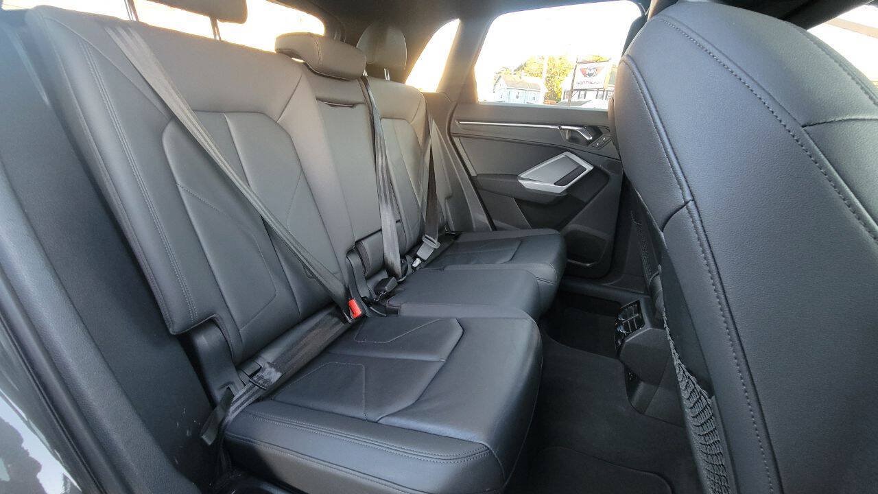 Used 2022 Audi Q3 2.0T Premium AWD/4WD image 25