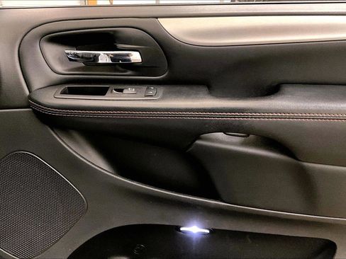 Used 2019 Dodge Grand Caravan GT image 23