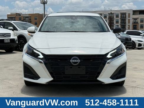 Used 2025 Nissan Altima 2.5 SV AWD/4WD image 7