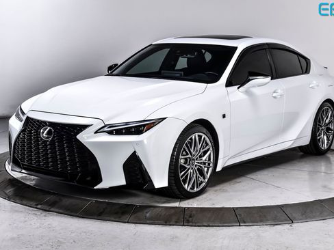 Used 2022 Lexus IS 500 image 2