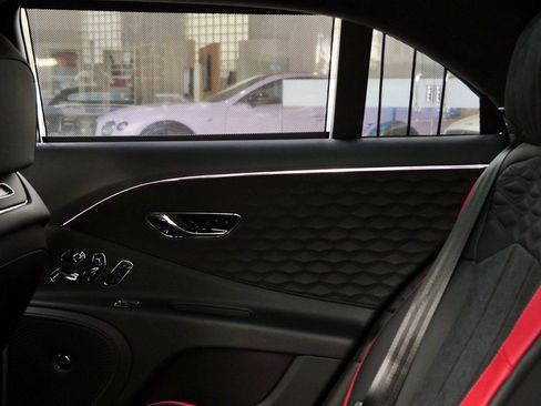 New 2025 Bentley Flying Spur Plug-In Hybrid image 17