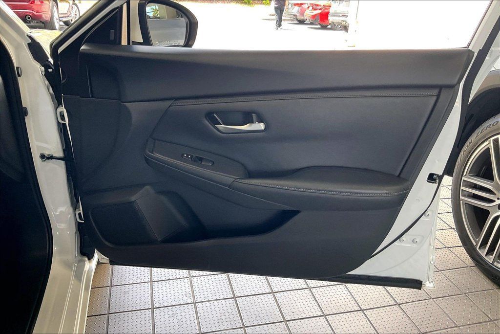Used 2025 Nissan Sentra SV FWD image 20