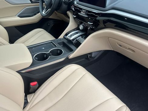 Used 2025 Acura MDX SH-AWD w/ Technology Package image 14