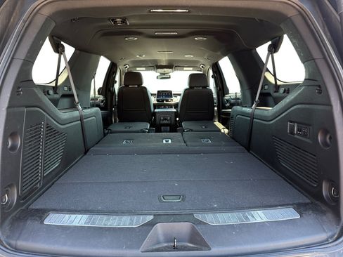 Used 2023 Chevrolet Suburban Premier AWD/4WD image 26