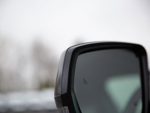 Used 2024 Jeep Grand Cherokee Limited w/ Black Appearance Package image 17