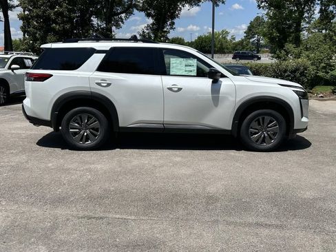 New 2026 Nissan Pathfinder SV w/ SV Premium Package FWD image 8