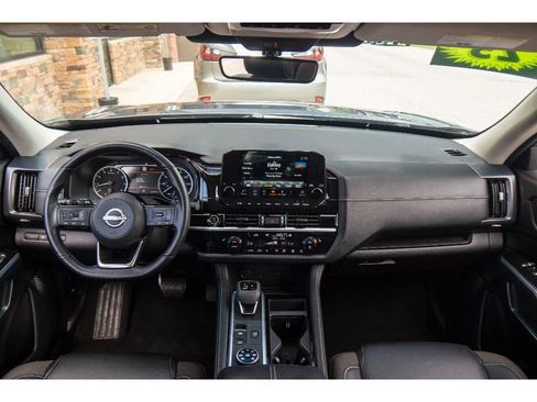 Used 2023 Nissan Pathfinder SL w/ Black Appearance Package AWD/4WD image 12
