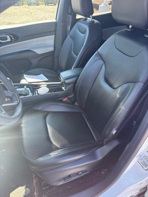 Used 2023 Jeep Compass Limited AWD/4WD image 9