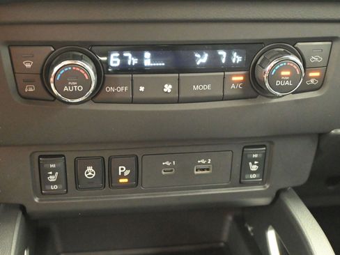 Certified 2025 Nissan Frontier SV w/ SV Convenience Package RWD image 18