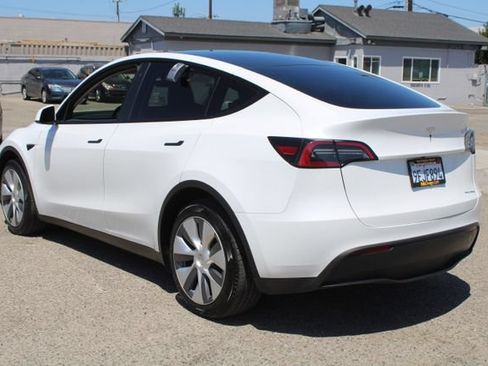 Used 2023 Tesla Model Y Long Range AWD/4WD image 6