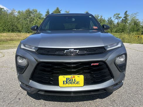Used 2021 Chevrolet TrailBlazer RS w/ Technology Package AWD/4WD image 2
