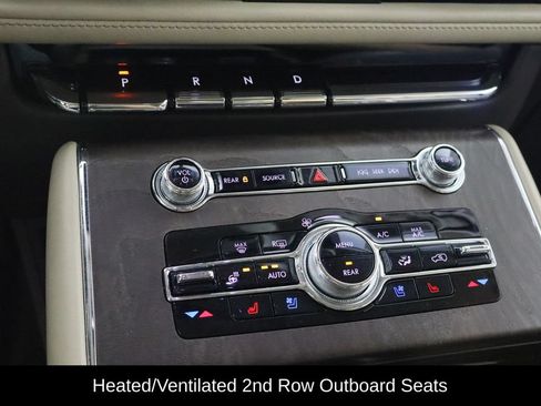 Used 2023 Lincoln Aviator Reserve w/ Equipment Group 201A AWD/4WD image 24