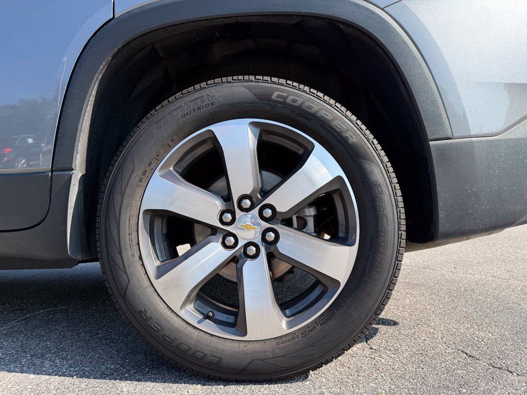 Used 2019 Chevrolet Traverse LT w/ LT Premium Package AWD/4WD image 10