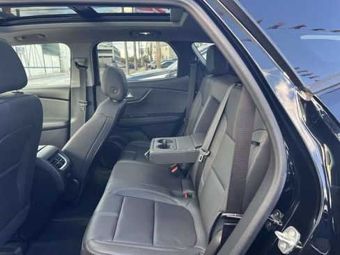 Used 2025 Chevrolet Blazer LT FWD image 17