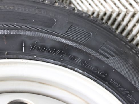 Used 2019 Ford Transit 350 Cargo image 33