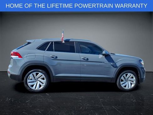 Used 2021 Volkswagen Atlas Cross Sport SE w/ Panoramic Sunroof Package FWD image 2